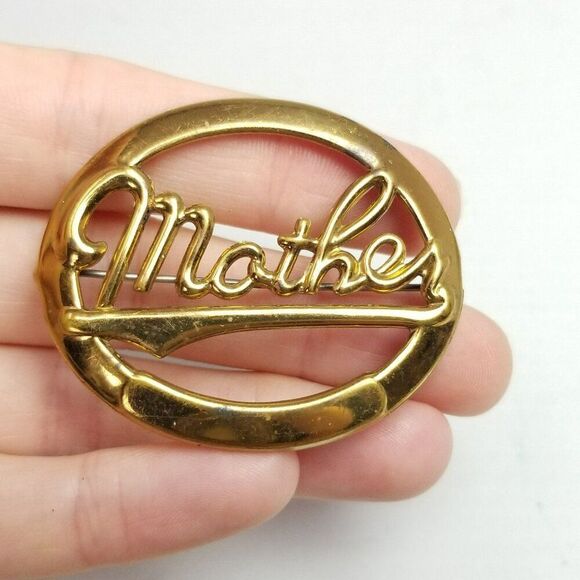 Vintage Mother Brooch, Gold Tone Oval Shape Cursive Font Spell Out Brooch Pin - Picture 6 of 6